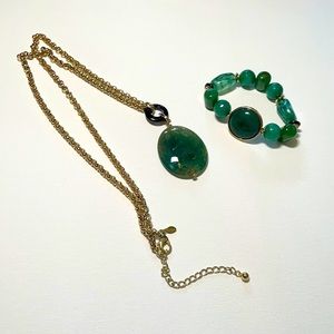 Chico’s green/jade necklace and bracelet bundle.